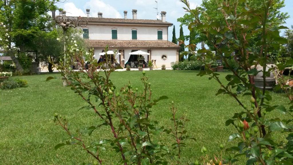 Locanda Antico Casale تْشيزيناتيكو المظهر الخارجي الصورة